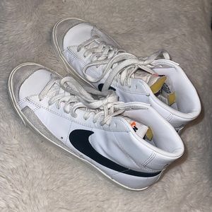 Nike MidBlazer 77